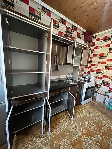 детализация кухонной мебели: Кухонный гарнитур с рабочей зоной и верхними шкафами - Комплектация — 4