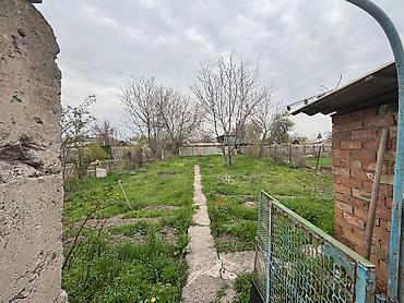 Продажа коттеджей и домов: Продам дом,Кара-Балта. ЕСТЬ ТОРГ. Две комнаты Большая кухня Гараж at lalafo.kg — 4 Продажа коттеджей и домов: Продам дом,Кара-Балта. ЕСТЬ ТОРГ. Две комнаты Большая кухня Гараж — 4