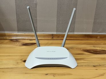 Məişət texnikası: 2 antenalı TP-Link Wi‑Fi router, heç bir problemi yoxdur, tam işlək