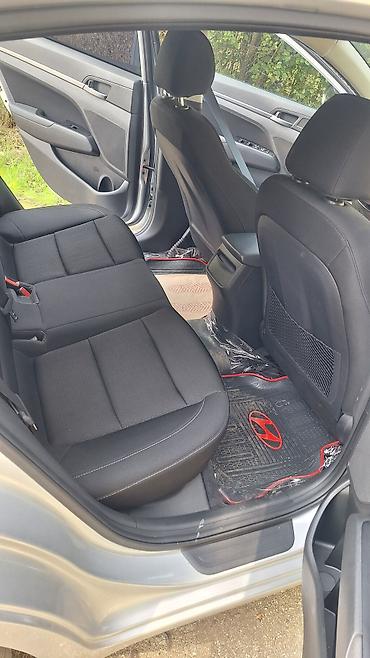 disk ve teker type 1: Hyundai Elantra – gümüş rəngli sedan Texniki və dizayn — 6