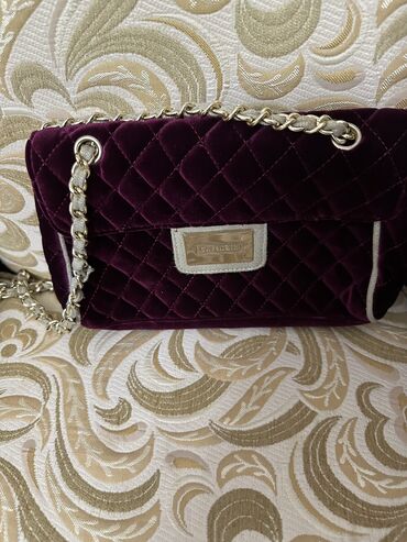 Çantalar: 10 azn — 11