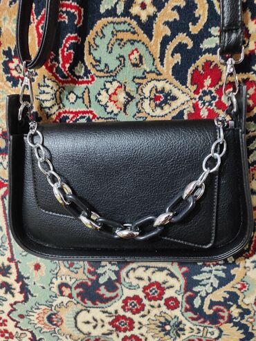 черная сумочка: Дамская сумочка новая 1350 сом