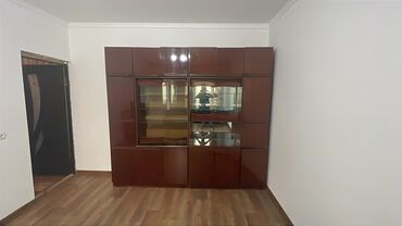 зеркола домашный: Продам сервант качество хорошее. Без царапин, без сколов. Звоните