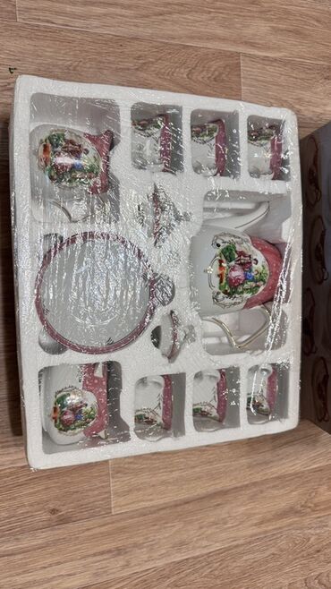 набор посуды люминарк 19 предметов: Набор для чаепития . Состав: - чайник с крышкой - сахарница с крышкой