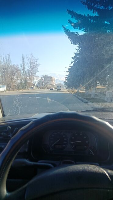 Volkswagen: Volkswagen Vento: 1993 г., 1.8 л, Механика, Бензин, Седан — 2