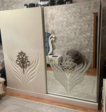 dolab 2ci əl: Dolab 240 azn tecili satilir. Usta terefinden solulub hazırdır. 🏡 Hezi