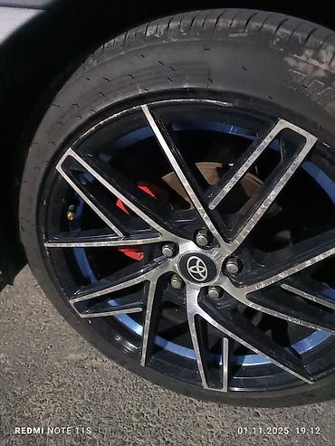 prius salon: Toyota Prius (2-ci nəsil) hibrid hetçbek - Kuzov: hetçbek, tünd boz — 6