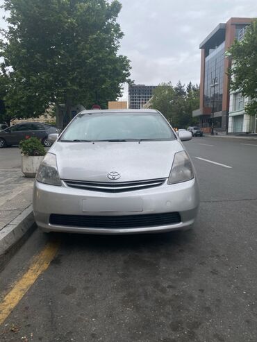 şirketten satılan yük maşınları: Toyota Prius: 1.5 l. | 2009 il | Hetçbek