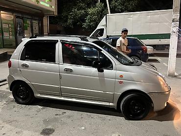 авто полироль: Автомобиль компакт-класса с бензиновым двигателем и автоматической — 10