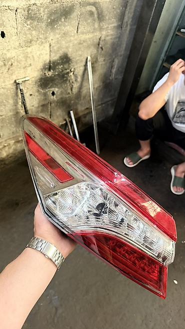 солнычный свет: Задние фонари (комплект) для автомобиля Toyota Camry 70 XLS. XLE — 5