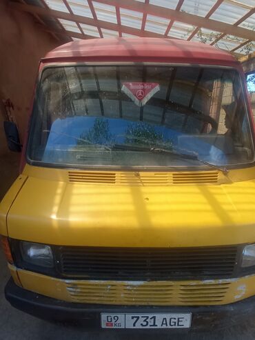 спинтер бартавой: Фургон Mercedes-Benz Sprinter с окраской кузова в красный и желтый
