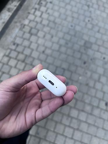islenmis dinakord satilir: Airpods 4 anc model uzerinde noqte bele cizigi yoxdu alinnan zamannan — 3