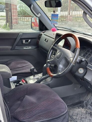 продаю машину требуется ремонт двигателя: Mitsubishi Pajero: 2003 г., 3.5 л, Автомат, Бензин, Жол тандабас