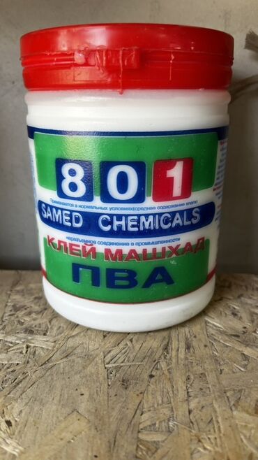 эпоксидное смола: Клей ПВА от Samed Chemicals в пластиковой банке с красной крышкой