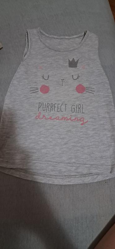 Paketi dečije odeće: Komplet dečijih majica i bodija za devojčice: - Siva bezrukavna — 1