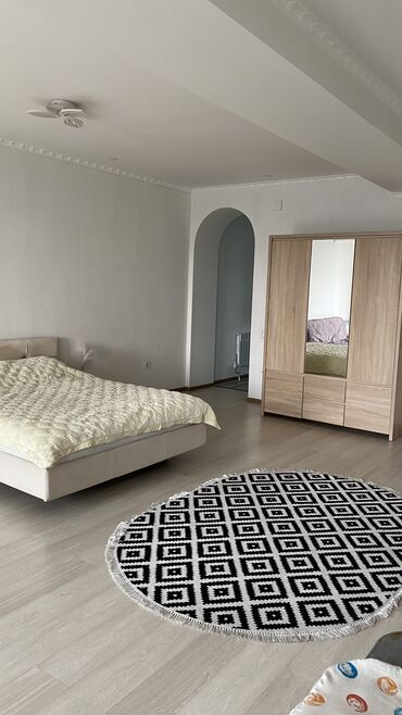 квартира посуточно в центре: 2 комнаты, Душевая кабина, Постельное белье, Кондиционер
