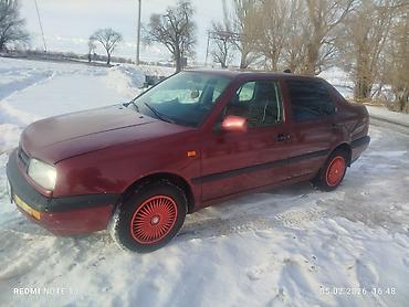 Volkswagen: Volkswagen Vento (седан, поколение на базе Golf III) Цвет: бордовый — 1