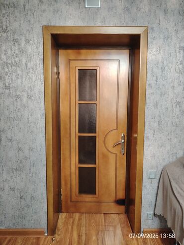 Отопление и нагреватели: İ3 eded qapi.qiymet üçü birge 150 man.ic olcusu 82/205.unvan