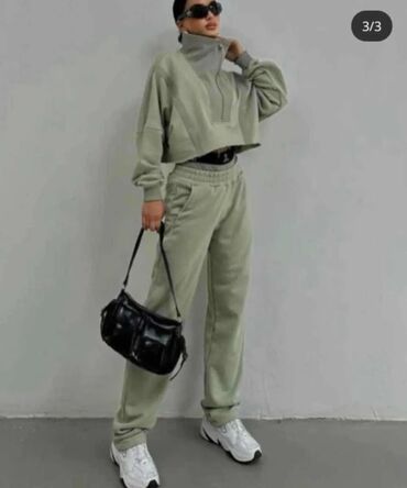 Gornji i donji deo: Ženski trenerka komplet – duks + donji deo - Model: oversize, moderan — 4