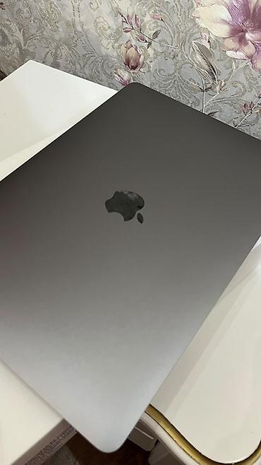 MacBook Air 13" (серый космос) — комплект с аксессуарами - Серия