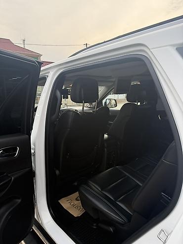 Dodge: Dodge Durango – ağ rəngli, 7 yerlik geniş SUV. Mühərrik və — 8