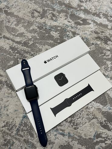 Apple Watch: Продаю Apple Watch SE 44mm 1 поколения состояние отличное