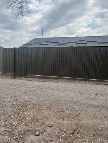 недвижимость в бишкеке продажа домов: Барак, 38 кв. м, 3 бөлмө, Менчик ээси, Косметикалык оңдоо