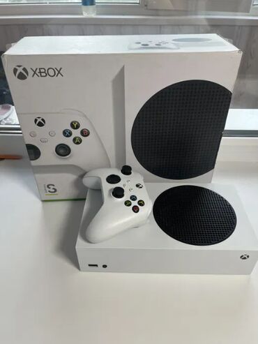 Xbox Series S: Xbox Series S на 512 GB. Консоль в отличном состоянии, в пользовании