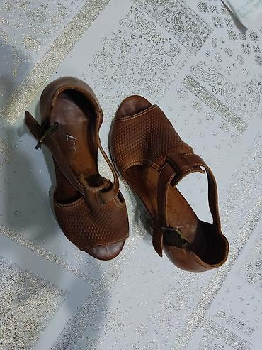 çekmeler: Qadın ayaqqabıları dəsti 1) Qəhvəyi açıq burunlu sandalet - Material — 1