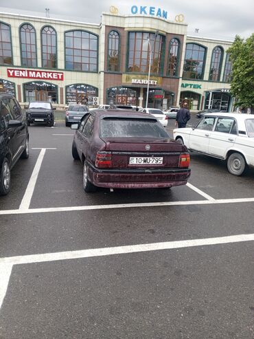 Opel Vectra: 2 l | 1993 il 412957 km Hetçbek