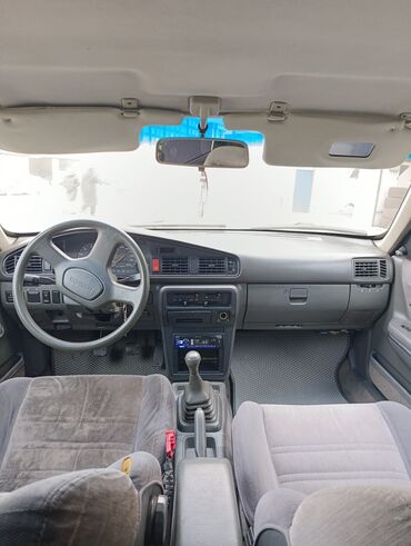 Mazda: Mazda 626: 1991 г., 2 л, Механика, Бензин, Седан — 9