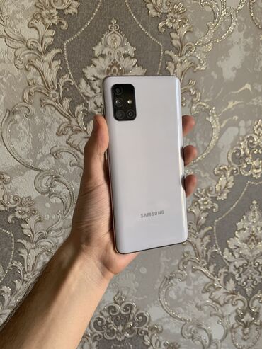 телефон fly e: Samsung Galaxy A71, 128 ГБ, цвет - Белый, Отпечаток пальца, Две SIM карты