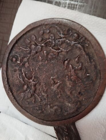коллекция монет: Бронзовое, антикварное зеркало, с ручкой, с рисунком. Очень старый