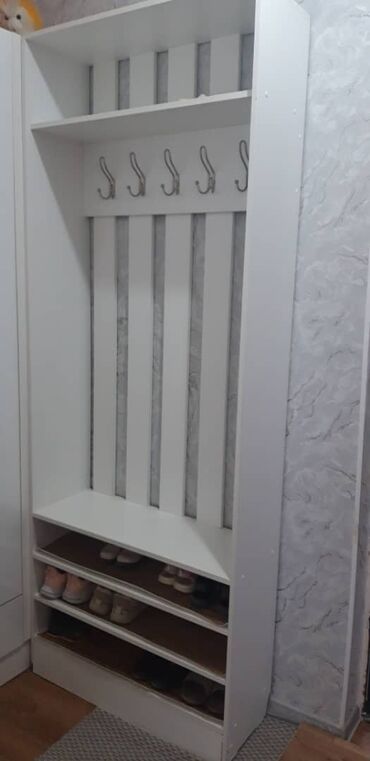 Шкафы: Продаю почти новый
