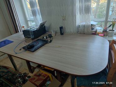 куплю кара жыгач: Продаю стол. Размер 210*100. Б/у. Состояние отличное