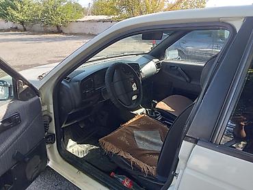 stepwgn rg: Volkswagen Passat: 1992 г., Седан — 10