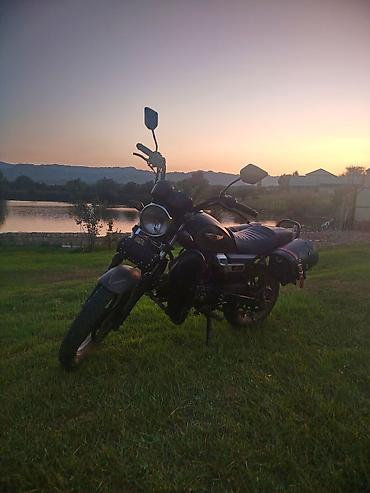 Kruizer üslubunda qara motosiklet - Geniş, rahat pilləkən tipli lalafo.az -da Kruizer üslubunda qara motosiklet - Geniş, rahat pilləkən tipli