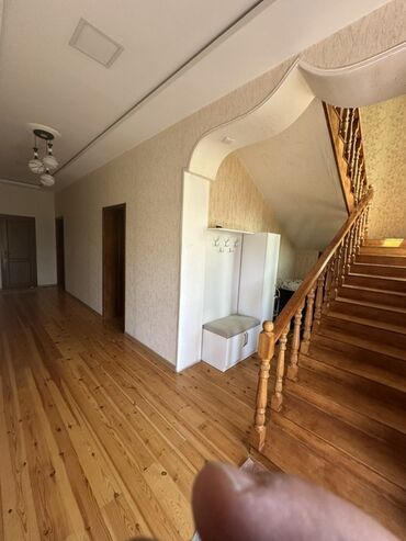 Həyət evləri və villaların satışı: 7 otaqlı, 144 kv. m, Orta təmir — 24