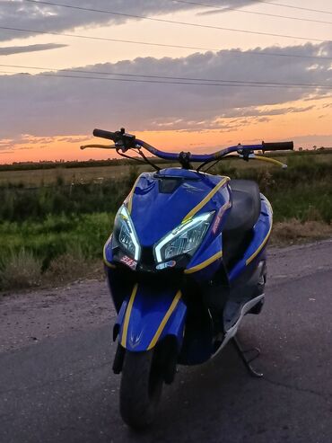 мотоциклы и мопеды: Скутер Yamaha, 150 куб. см, Бензин, Б/у