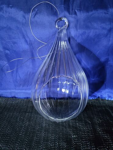 Ostali kućni dekor: Terarijum(saksija) za biljke viseca duvano staklo 90te. Perfektan — 2