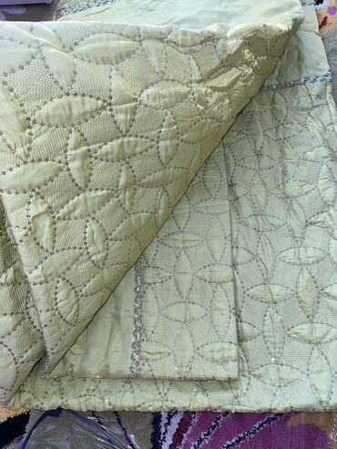 Örtüklər: Yataq üçün Yeni rəng - Yaşıl Yataq örtüyü, Pulsuz çatdırılma, Rayonlara çatdırılma, Ünvandan götürmə — 3