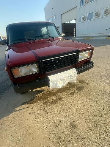 VAZ (LADA): VAZ 2104 universal – tünd qırmızı rəng Xüsusiyyətlər: - Korpus: 5 — 5
