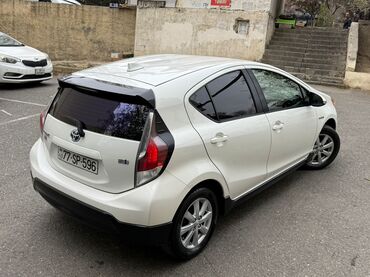 Toyota: Toyota Prius: 1.5 l | 2016 il Hetçbek — 12