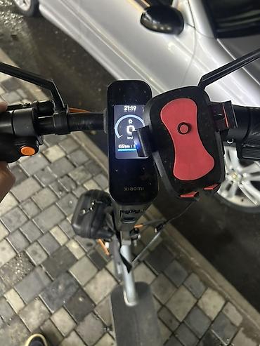 saat samdan: Xiaomi elektrik skuteri – C-Max seriyası Xüsusiyyətlər: - Geniş — 1
