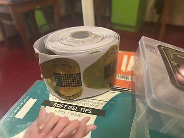 Manikür, pedikür aparatları: Manikür üçün peşəkar set Komplektdə: - SUNUV SUN5 Plus Smart Nail — 9