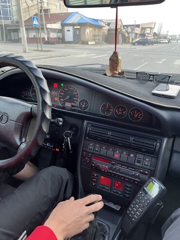 хундай элантра 3: Audi A6: 1995 г., 2 л, Механика, Бензин, Седан