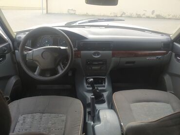 QAZ: QAZ 31105 Volga: 2.3 l | 2007 il 152000 km Sedan — 9