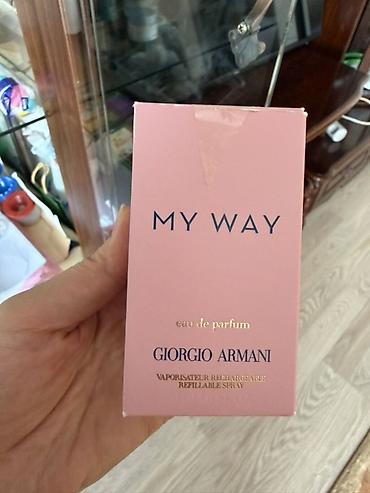 розовая: Giorgio Armani My Way Eau de Parfum — 50 ml (1.7 fl. oz). Покупала — 3