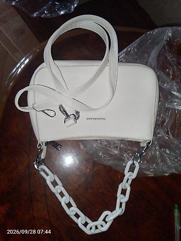 Ağ rəngli “FASHION & BAG” qadın çantası - Stil: Mini/çiyin lalafo.az -da Ağ rəngli “FASHION & BAG” qadın çantası - Stil: Mini/çiyin