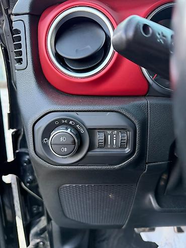 Jeep: Jeep Wrangler: 2021 г., Бензин — 22